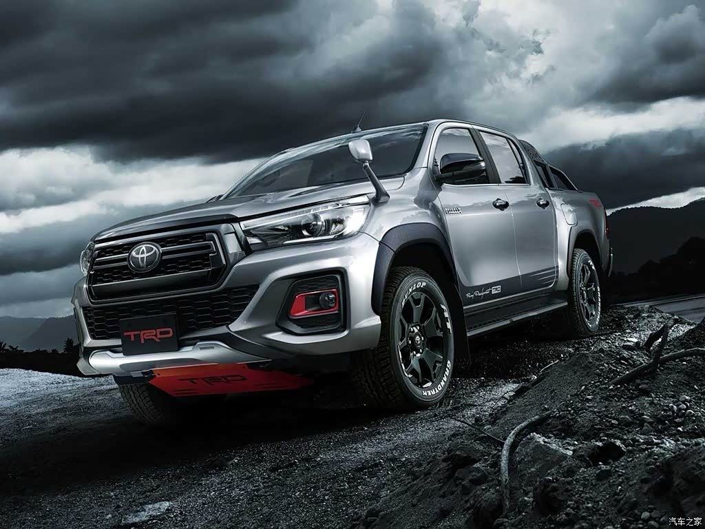 Toyota Hilux 2.8T 4WD SR5